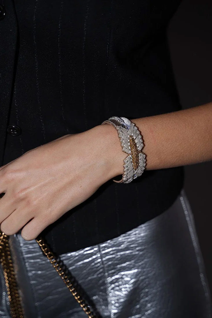 Bracelet | Pearl leather w/ golden beads