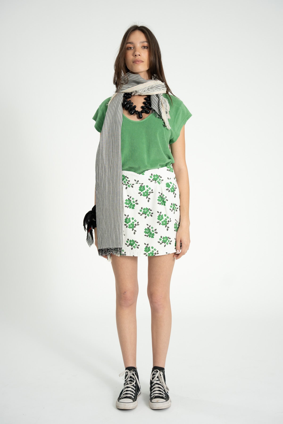 Short sleeve t-shirt w/ deep round neck | Green w/ "2 tango" print