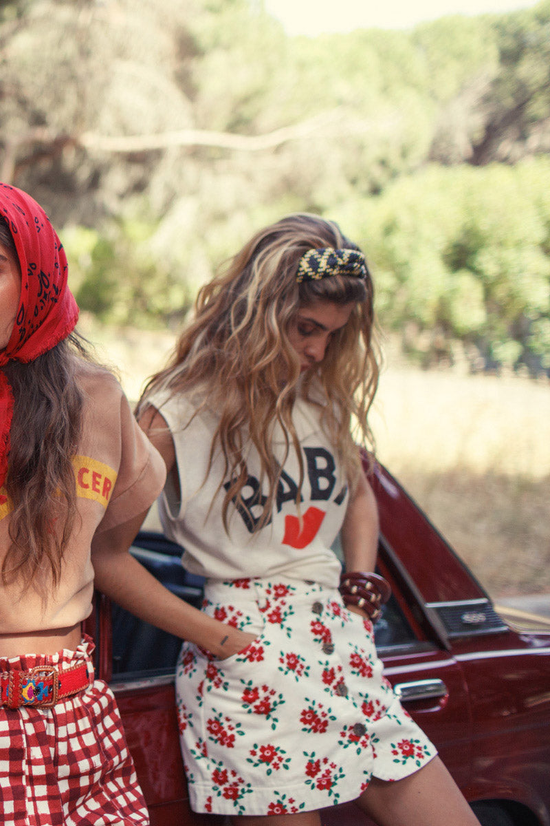 Short skirt |  Ecru w/ red flowers