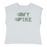 Sleeveless t-shirt w/ deep round neck | Light grey w/ "my fire" print