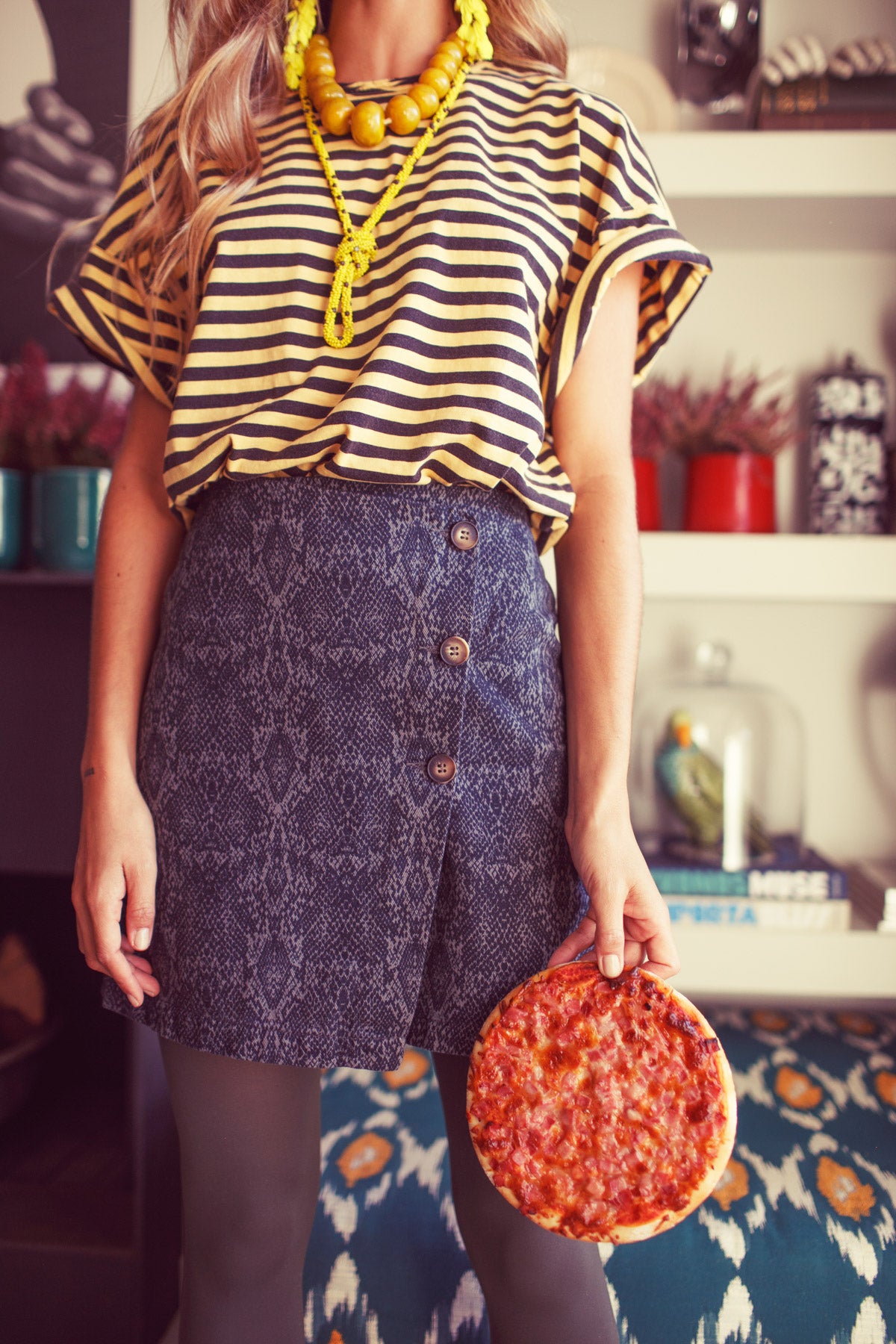 Short asymmetrical skirt | Grey w/ snake print