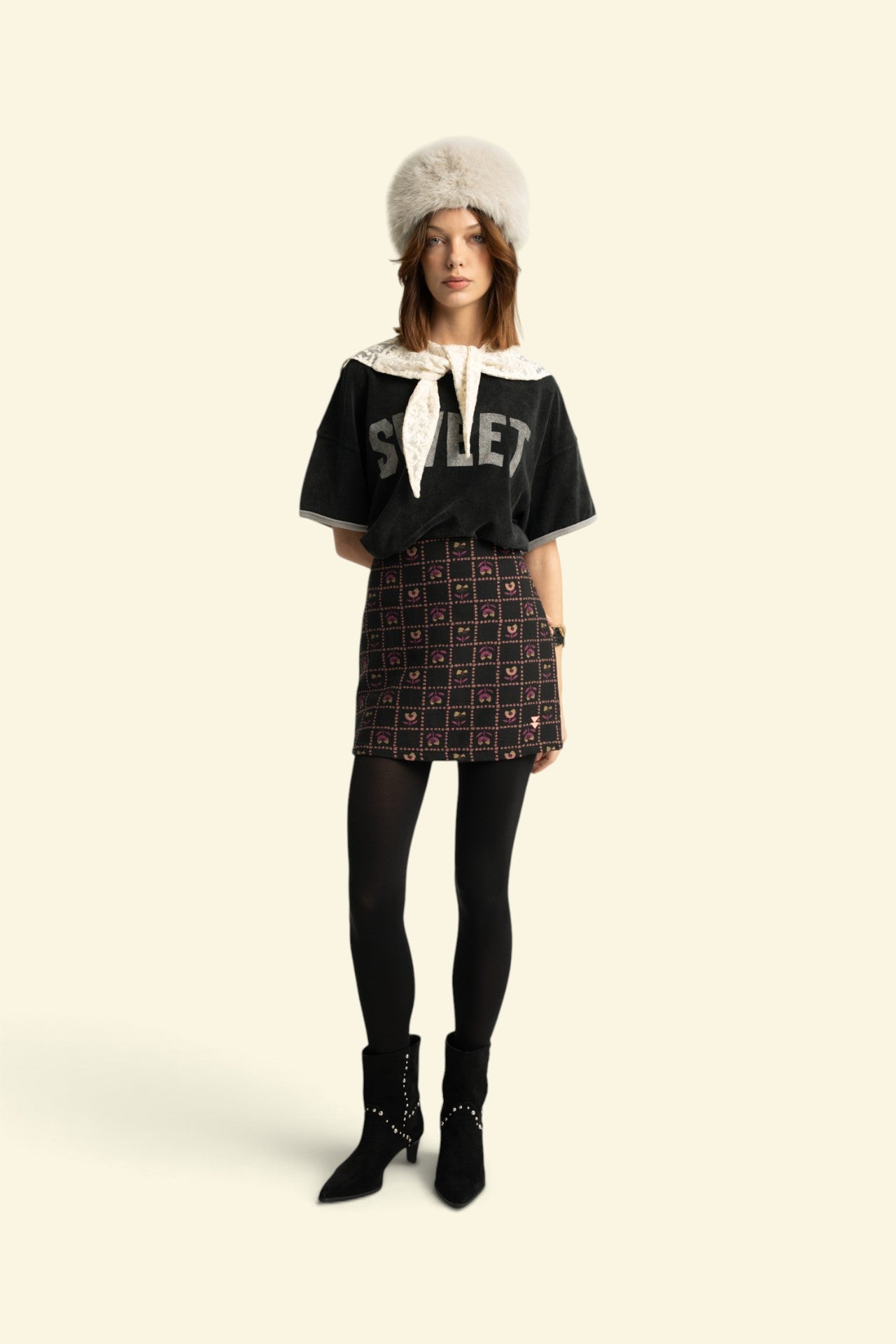 T-shirt w/ short sleeves | Faded black w/ "sweet" print