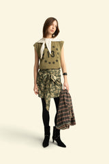 Sleeveless t-shirt w/ round neck | Army green w/ "13" print