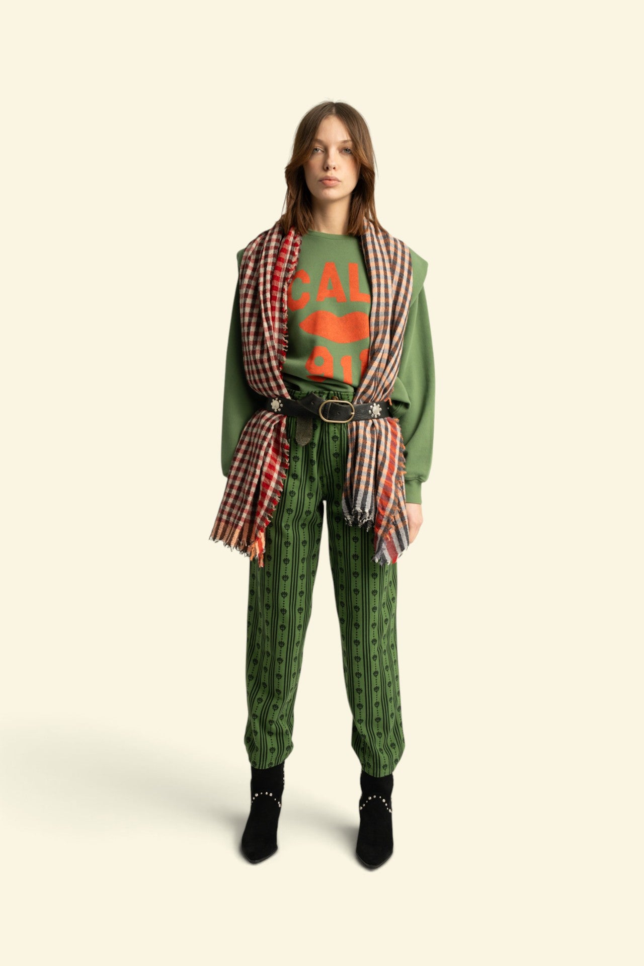 Shoulder pad sweatshirt | Green w/ "call 911" print