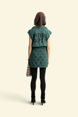 Short sleeve t-shirt w/ deep round neck | Petrol blue w/ "sisters dept" print