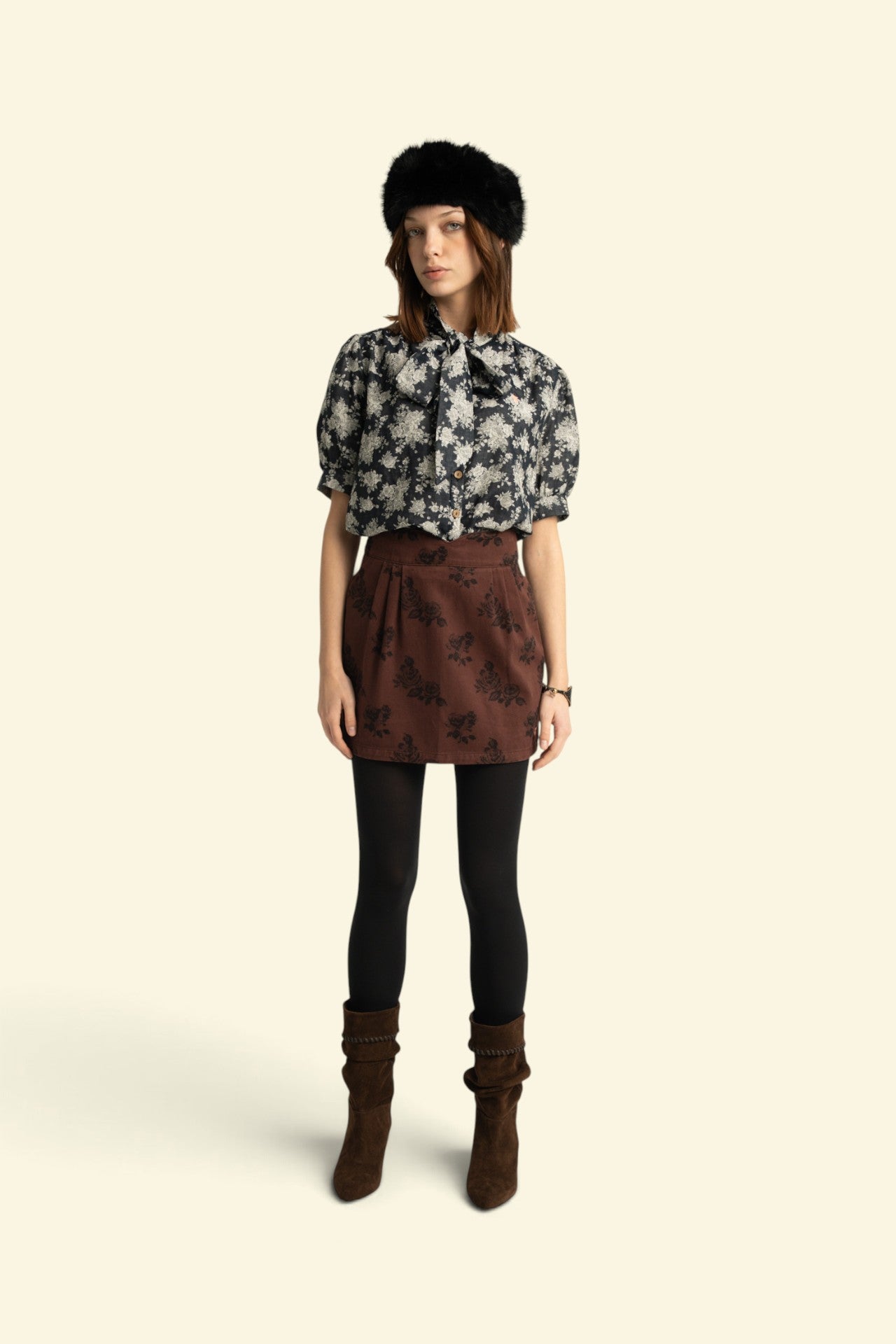 Short skirt | Brown w/ black roses