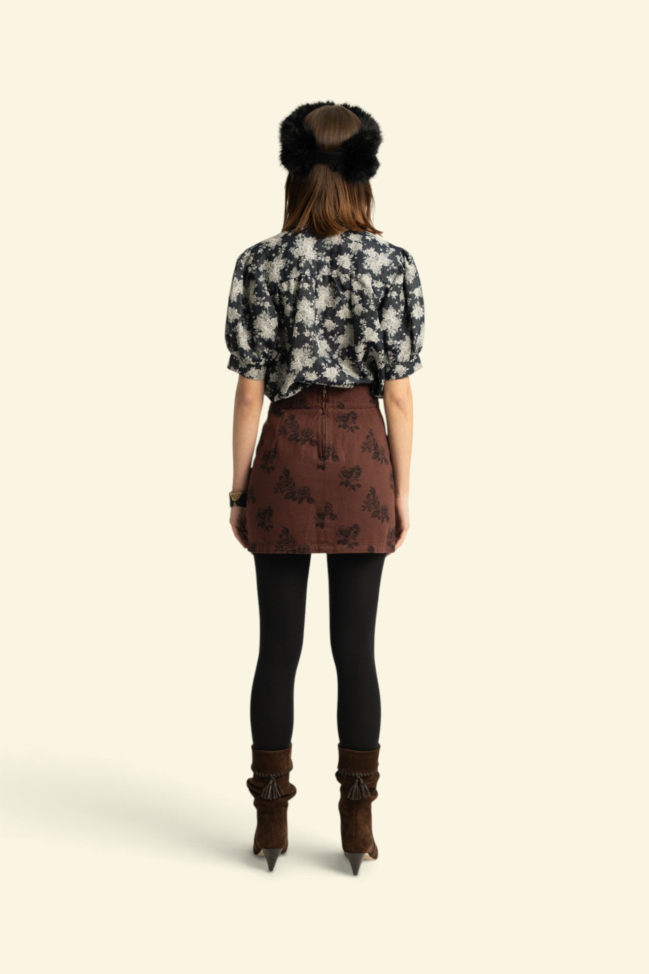 Short skirt | Brown w/ black roses