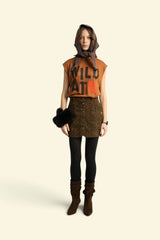 Sleeveless t-shirt w/ round neck | Brown w/ "wild at heart" print
