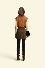 Sleeveless t-shirt w/ round neck | Brown w/ "wild at heart" print