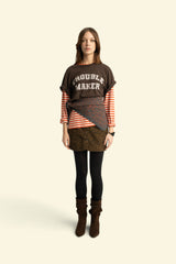 T-shirt w/ short sleeves | Brown w/ "trouble maker" print