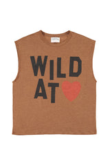 Sleeveless t-shirt w/ round neck | Brown w/ "wild at heart" print