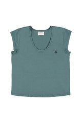 Short sleeve t-shirt w/ deep round neck | Petrol blue w/ "sisters dept" print