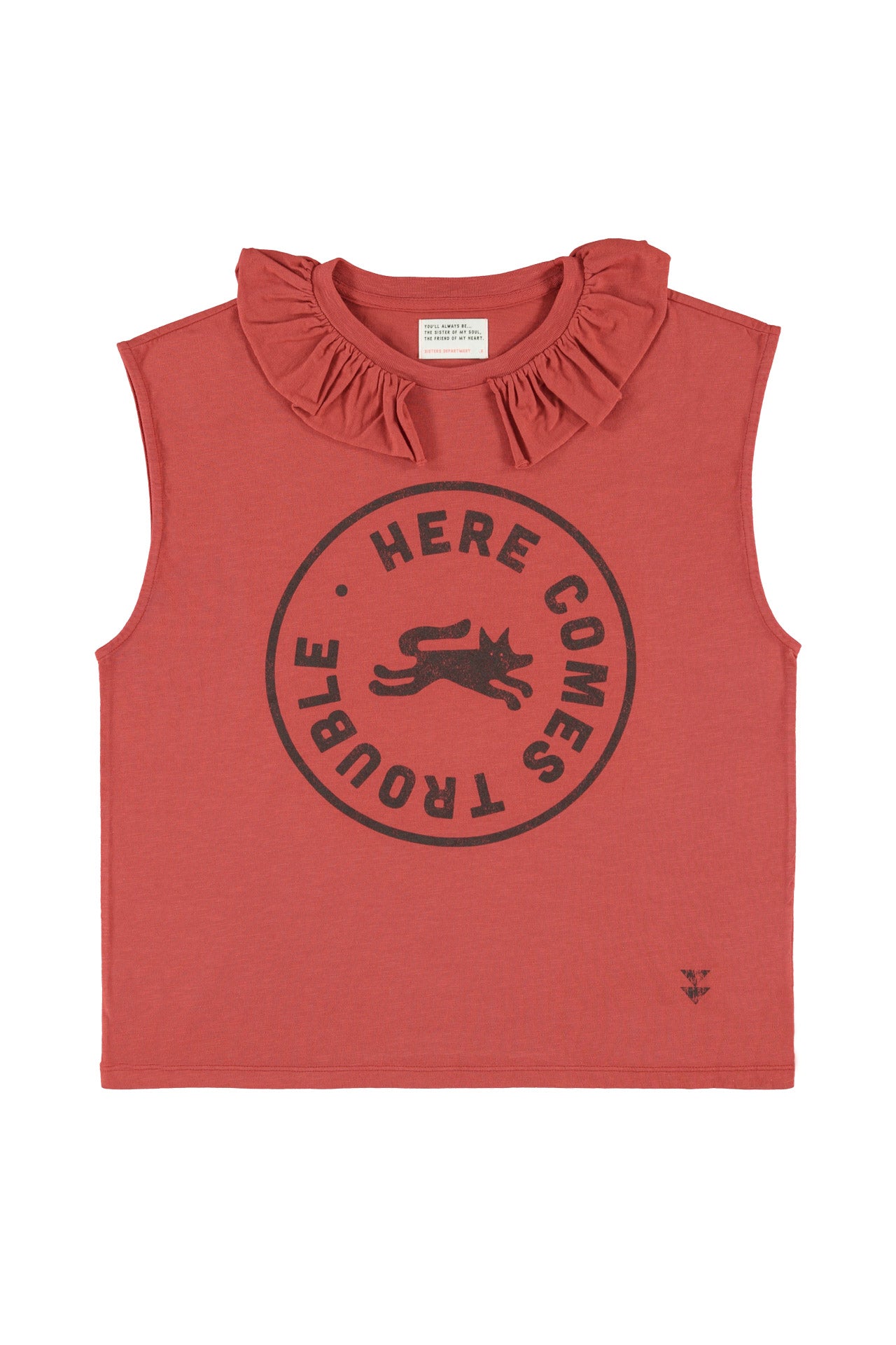 Sleeveless t-shirt w/ ruffled collar | Red w/ "here comes trouble" print