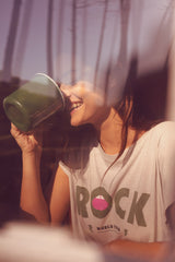 Wide sleeves t-shirt w/ round neck . Light grey w/ "rock" print